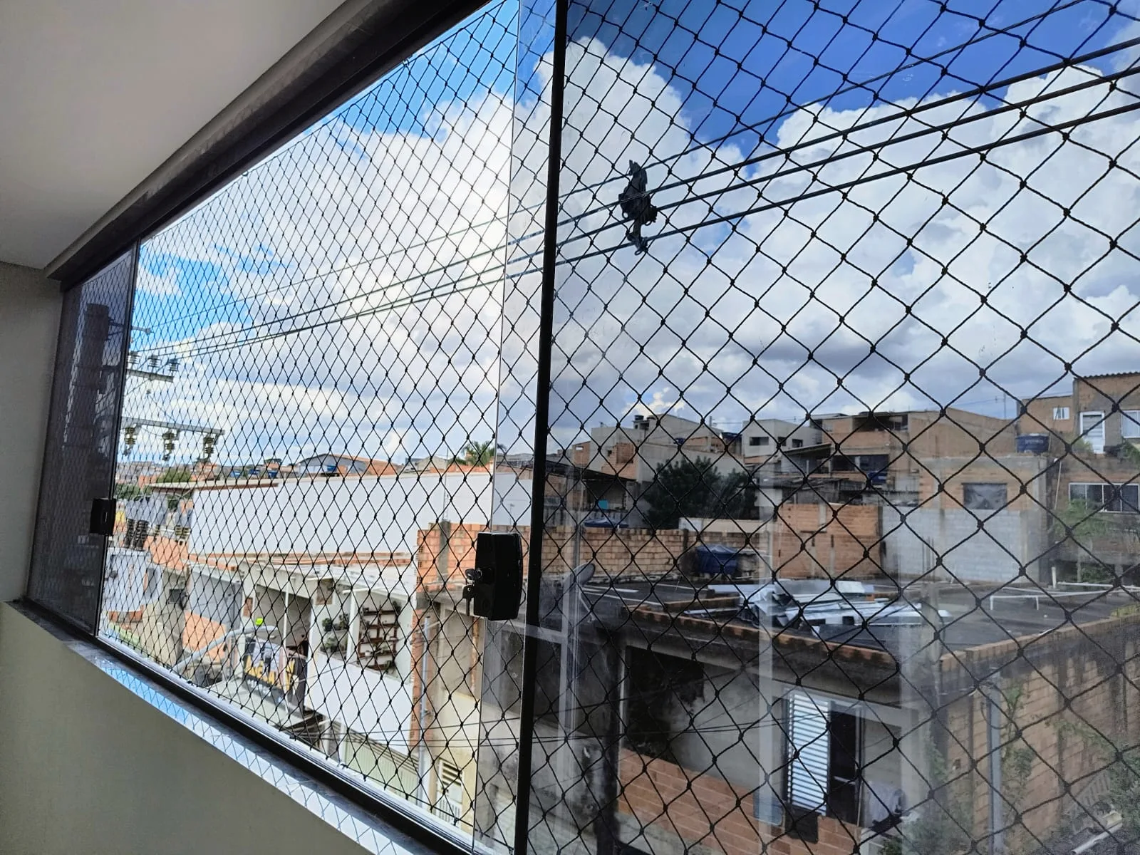 Rede de proteção em escada e mezanino de casa
