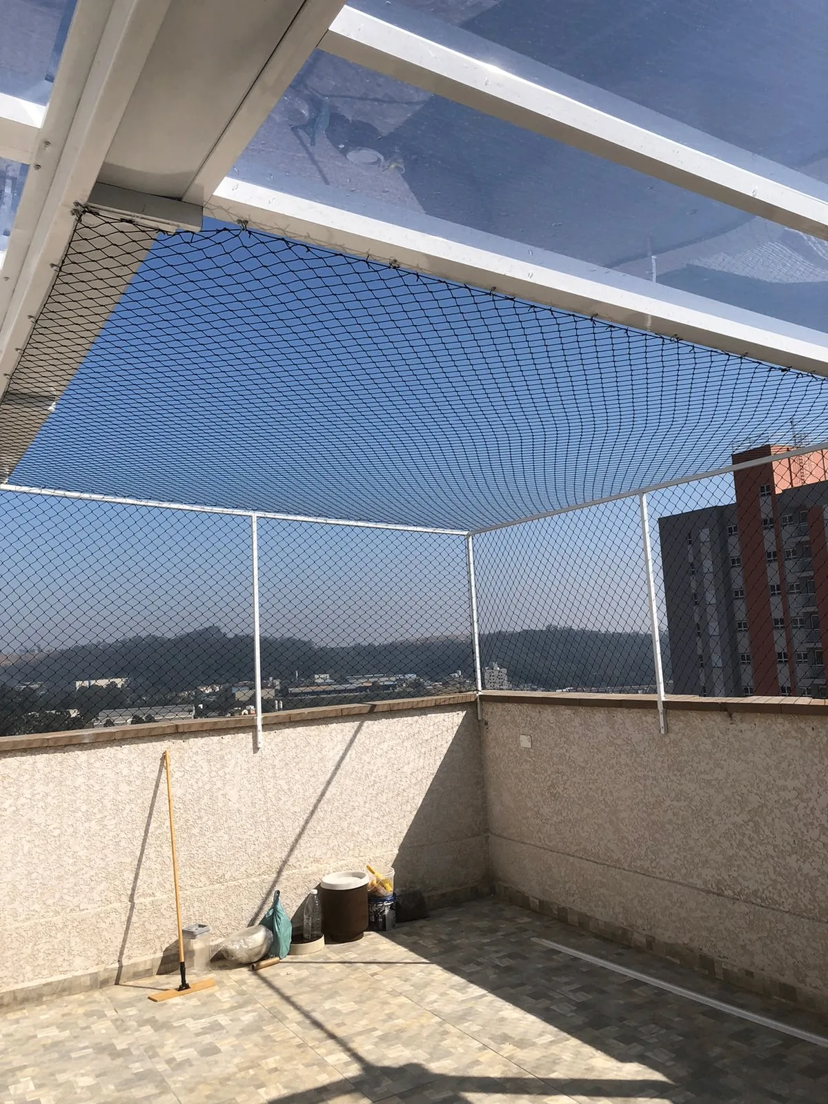 Rede de proteção em janela de quarto instalada pela Silva Redes